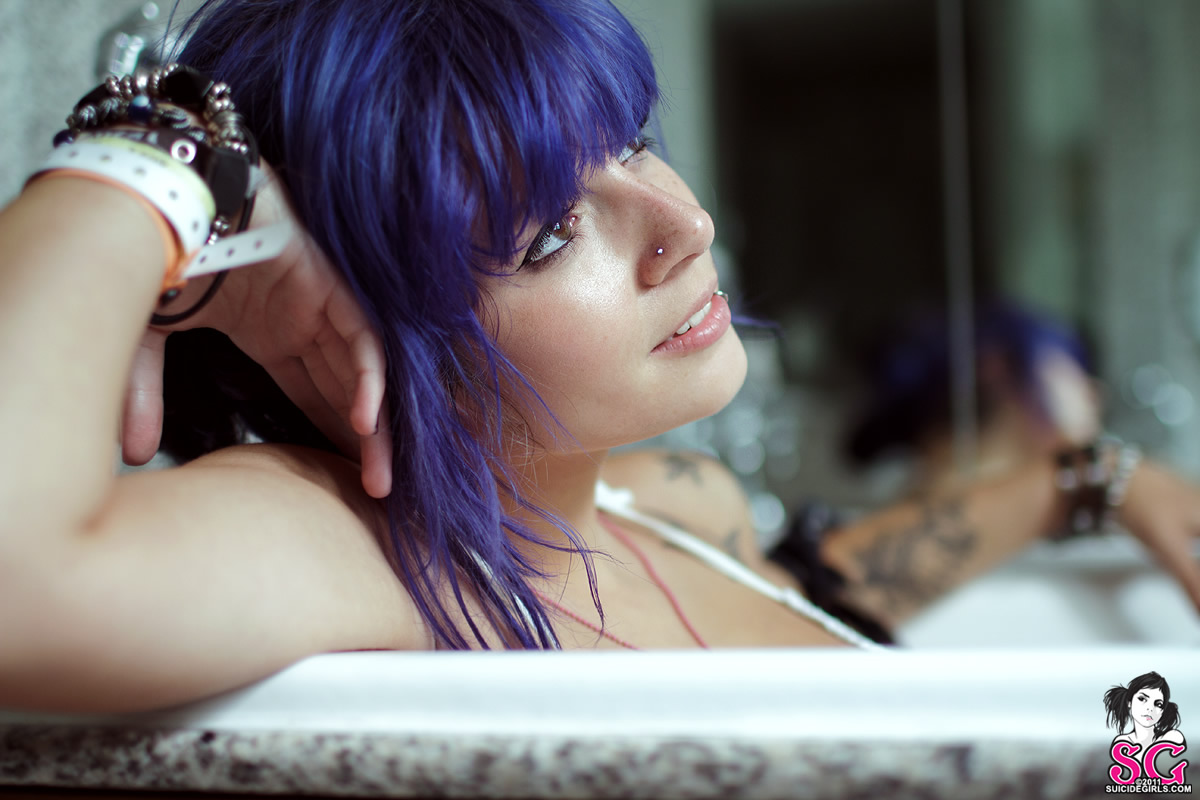 https://content3.bustybloom.com/suicidegirls.com/0012/01.jpg