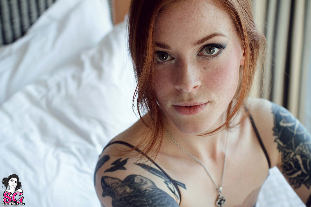 https://content3.bustybloom.com/suicidegirls.com/0018/12.jpg