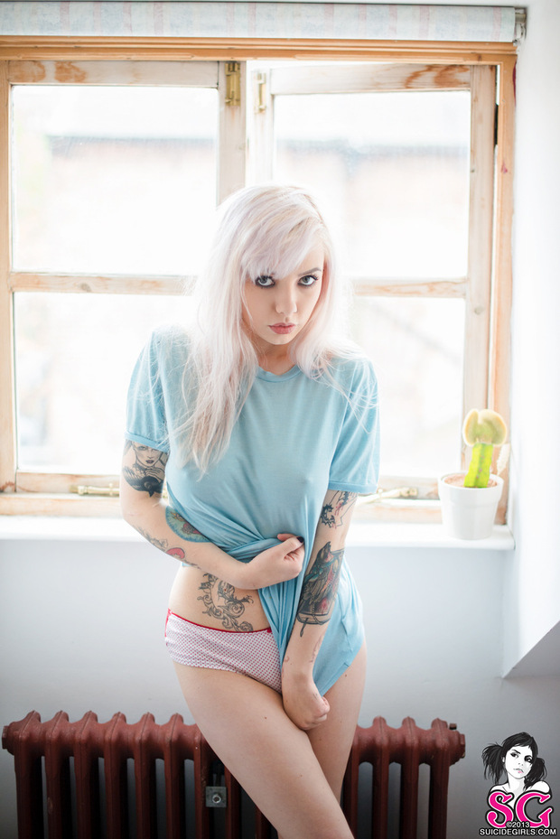 https://content3.bustybloom.com/suicidegirls.com/0210/00.jpg