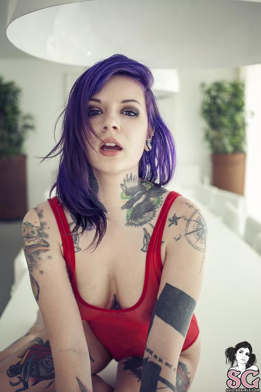 https://content3.bustybloom.com/suicidegirls.com/0432/00.jpg