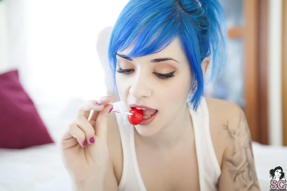 https://content3.bustybloom.com/suicidegirls.com/0586/00.jpg