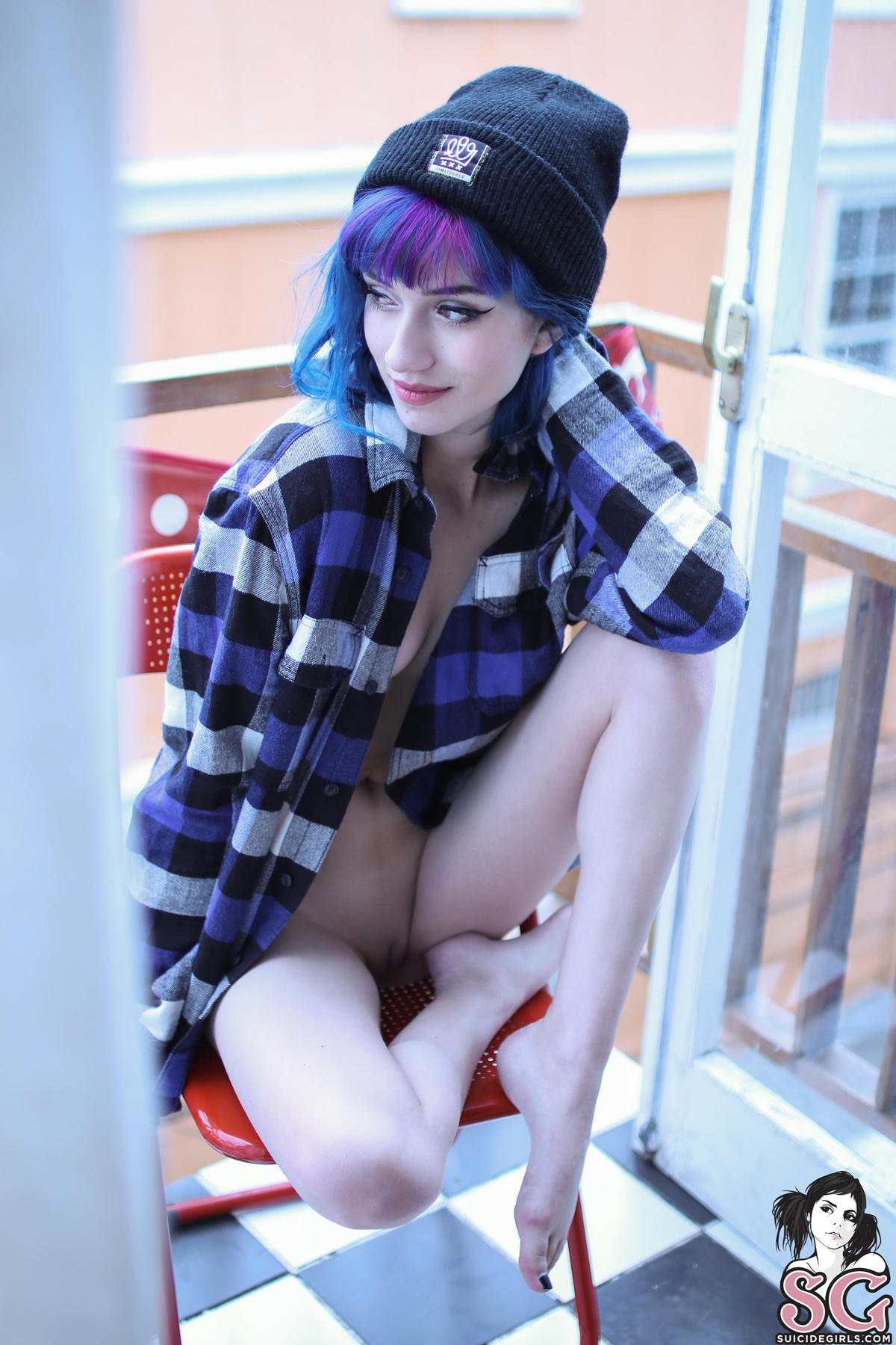 https://content3.bustybloom.com/suicidegirls.com/0946/00.jpg