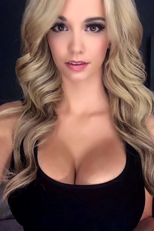 Busty Gfs in 'Sexy Selfies' via GFMelons